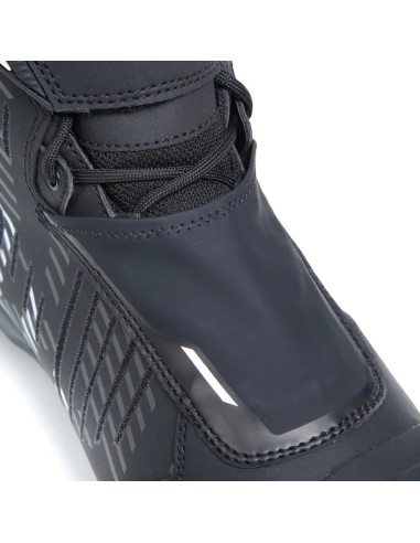 TCX BOTAS R04D WP BLACK/WHITE en ALDAMOVIL